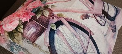 Романтична калъфка за възглавничка с колело и рози - изкуствен лен