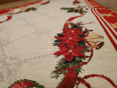 Коледни салфетки за двама - 3 размера, с елегантен гирлянд с камбанки