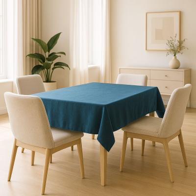 Тъмносиня луксозна покривка за маса от софт плат – кадифена мекота и стилен уют