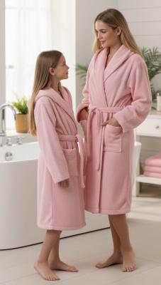 Пухкав розов дамски халат за баня от памучен хавлиен плат