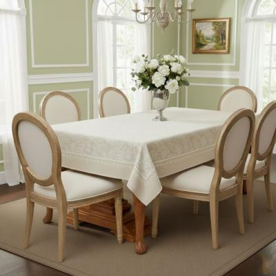 Луксозна жакардова покривка за маса в цвят капучино - класическа