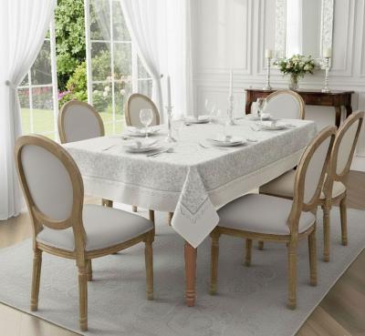 Луксозна жакардова покривка за маса в натурални пастелни тонове – светъл фон, сиви елементи