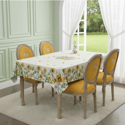 Жакардова покривка за всеки дом - „Слънчево вдъхновение