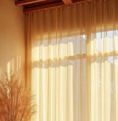 Слънчеви пердета от воал в оранжево