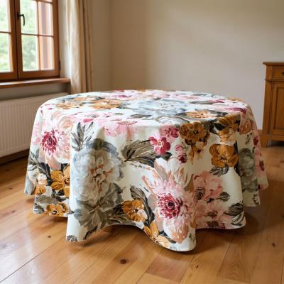 Водоустойчива покривка за маса с разкошни благородни цветове