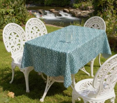 Покривка за маса с капчици вода - водоустойчив плат