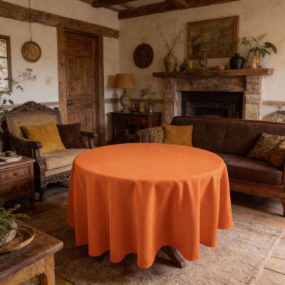 Оранжева покривка за маса, която пази топлината на лятото