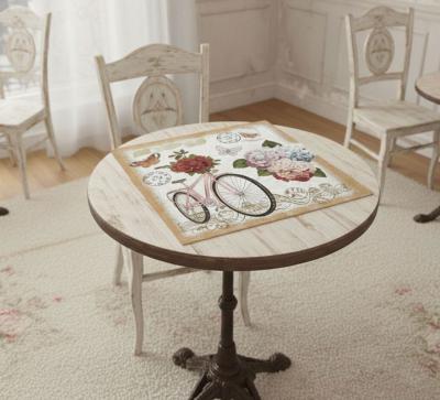 Малко жакардово каре - салфетка с винтидж дизайн