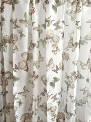 Пеперуди пастел: единично перде от полупрозрачна материя