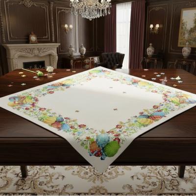 Жакардова великденска покривка каре с пролетна градина и боядисани яйца