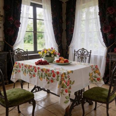 Покривка за маса с десен клонки с плодчета - памук и полиестер