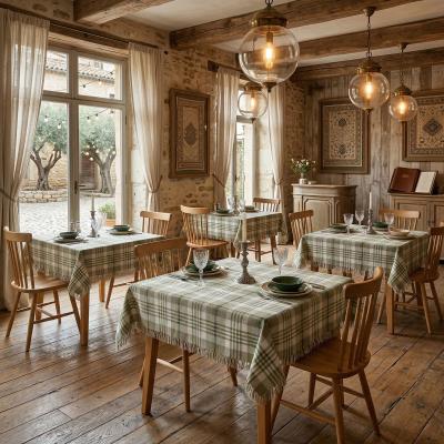 Разкошна покривка за квадратна маса - карирана в бежово, екрю и зелено