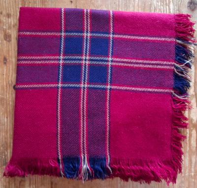 Битова покривка за маса - каре в основен цвят тъмна малина, 150 x 150 см, полиакрил