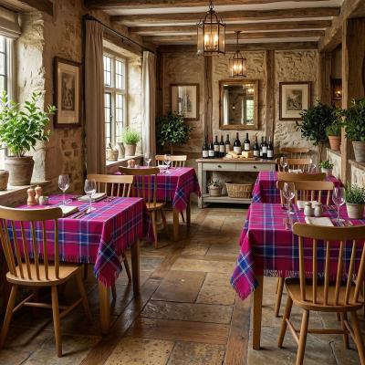 Битова покривка за маса - каре в основен цвят тъмна малина, 150 x 150 см, полиакрил