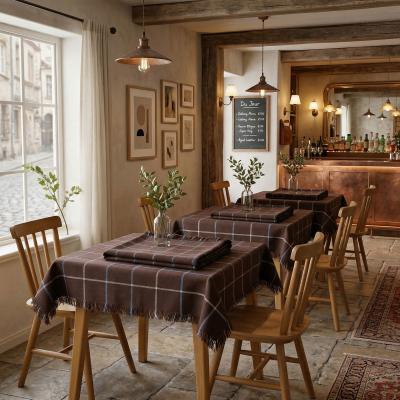 Битова покривка за маса в кафяво каре