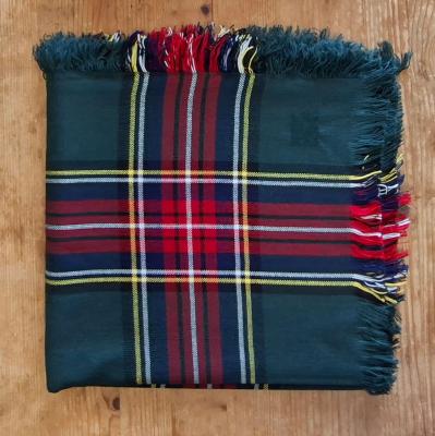 Битова покривка за маса в тъмнозелено