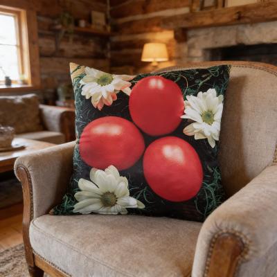 Великденска калъфка с червени цветя и маргарити