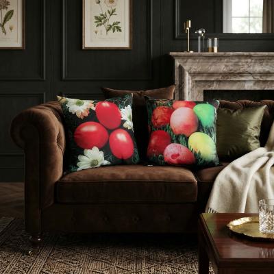 Комплект от 2 броя Великденски калъфки с основен зелен фон и пъсти яйца