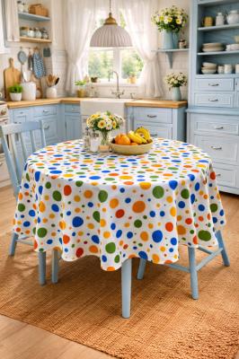 Немачкаема цветна покривка за маса от полиестер – свеж дизайн и лесна поддръжка