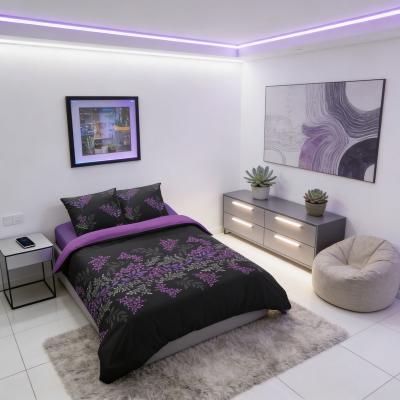 Луксозен комплект спално бельо - тъмен фон с цикламени и петролни клонки