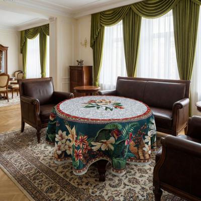 Приказна покривка за маса от жакардов плат