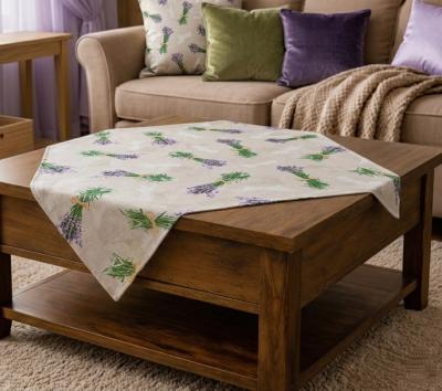 Каре за маса със с лавандулово букетчета на светъл фон