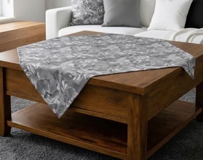 Каре за маса от артистичен сив плат с цветя