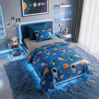 Космическо приключение – детски спален комплект от памучен ранфорс