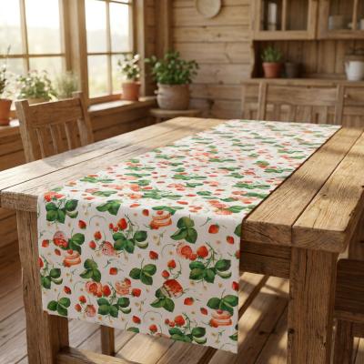 Тишлайфер за маса с ягоди, листа и сладки акценти